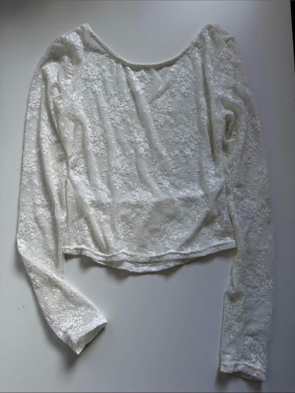 Lace Scoop-Neck Long Sleeve Top - White